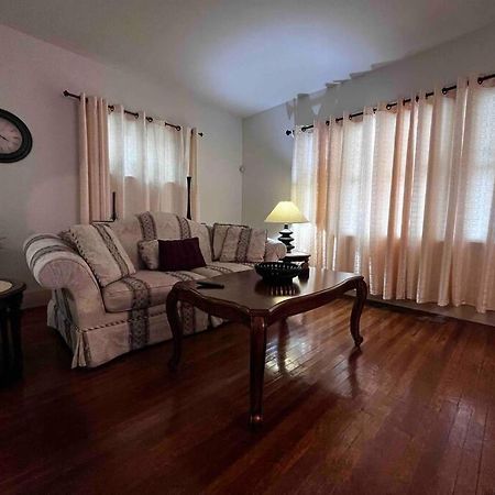 Comfortable 2-Bdrm Spacious Home With Wifi & Patio อินเดียนาโพลิส ภายนอก รูปภาพ