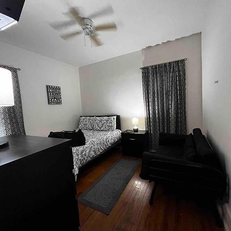 Comfortable 2-Bdrm Spacious Home With Wifi & Patio อินเดียนาโพลิส ภายนอก รูปภาพ