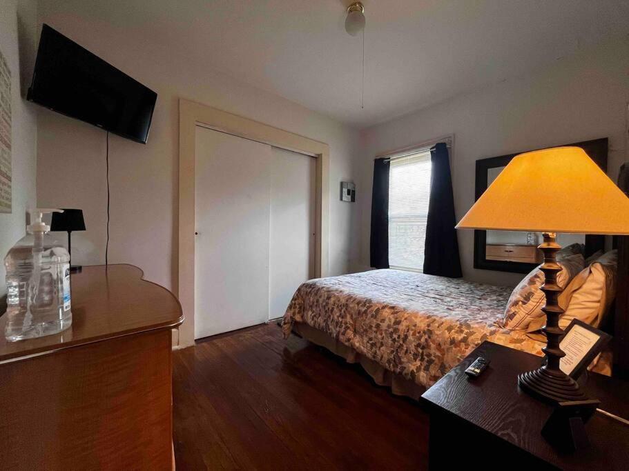 Comfortable 2-Bdrm Spacious Home With Wifi & Patio อินเดียนาโพลิส ภายนอก รูปภาพ