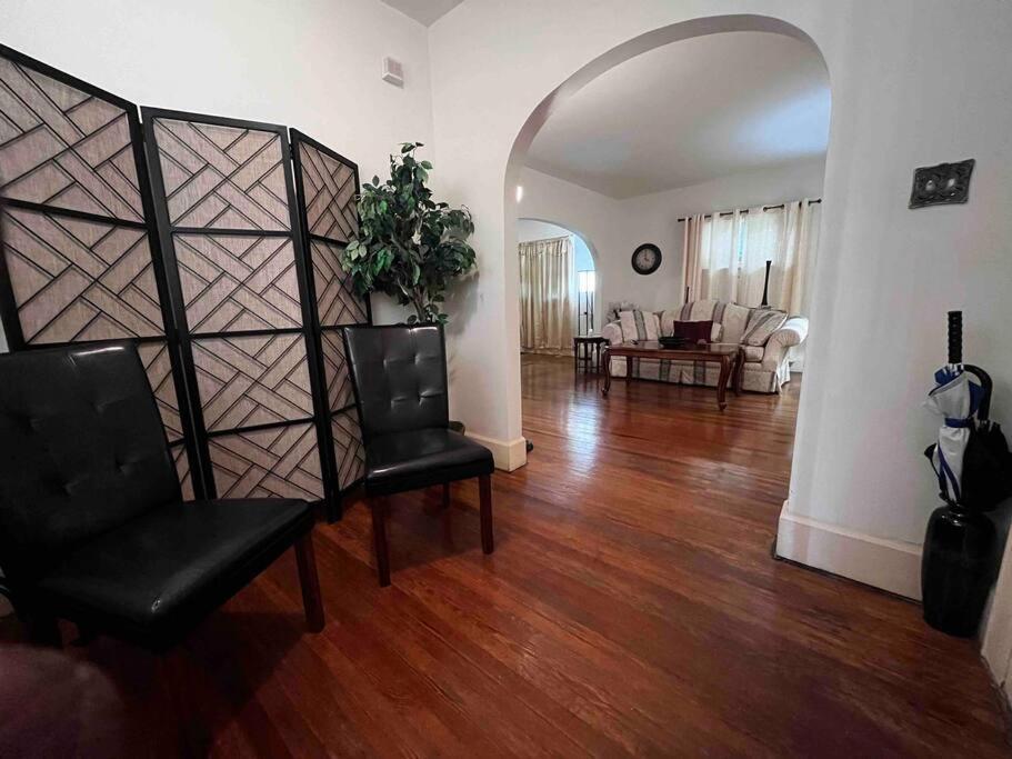 Comfortable 2-Bdrm Spacious Home With Wifi & Patio อินเดียนาโพลิส ภายนอก รูปภาพ